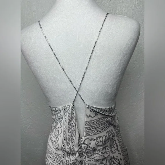 Paisley Bandana Print Strappy Back Slip Midi Sundress
Coastal Summer Resort Lg - Picture 9 of 12